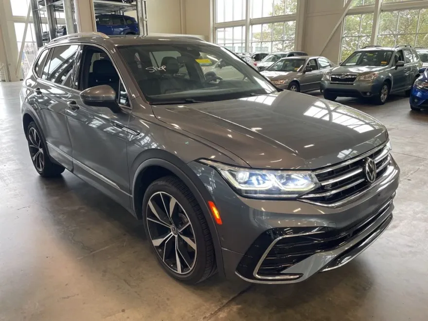2022 Volkswagen Tiguan SEL Premium R-Line photo 1