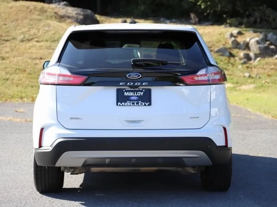 2023 Ford Edge SEL photo 1