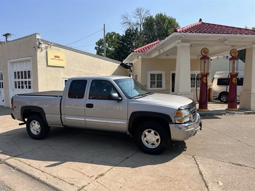 2004 Gmc Sierra 1500 photo 1