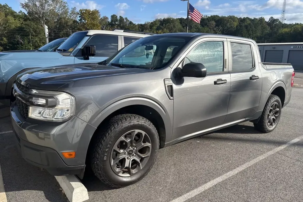 2022 Ford Maverick XL photo 1