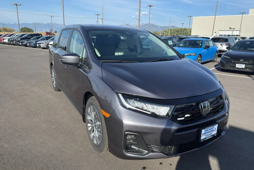2026 Honda Odyssey Touring photo 1