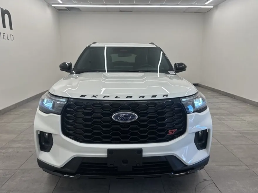 2025 Ford Explorer ST photo 1