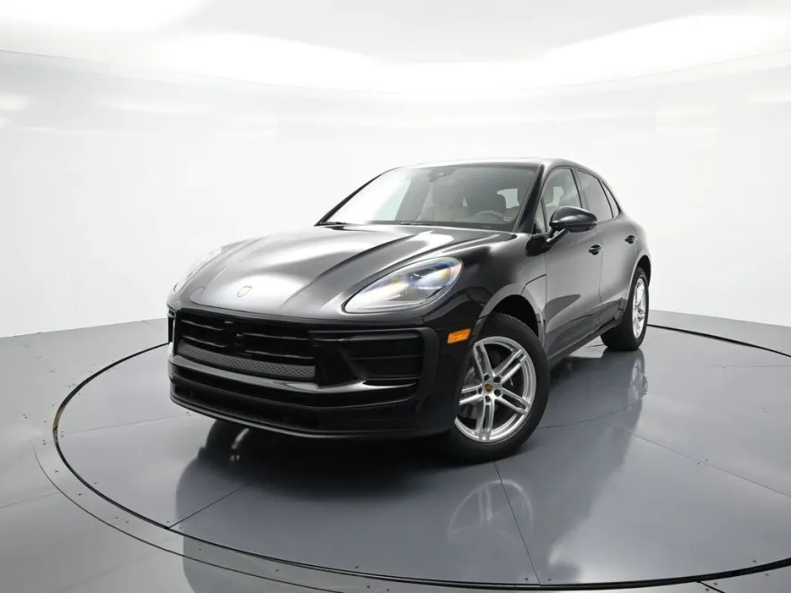 2025 Porsche Macan T photo 1