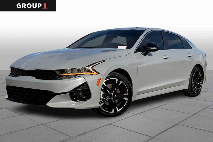 2024 Kia K5 GT-Line photo 1