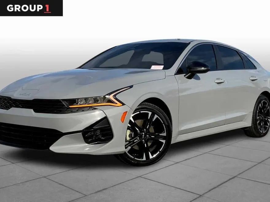 2024 Kia K5 GT-Line photo 1