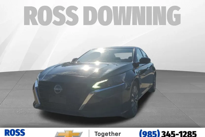 2023 Nissan Altima 2.5 SV photo 1