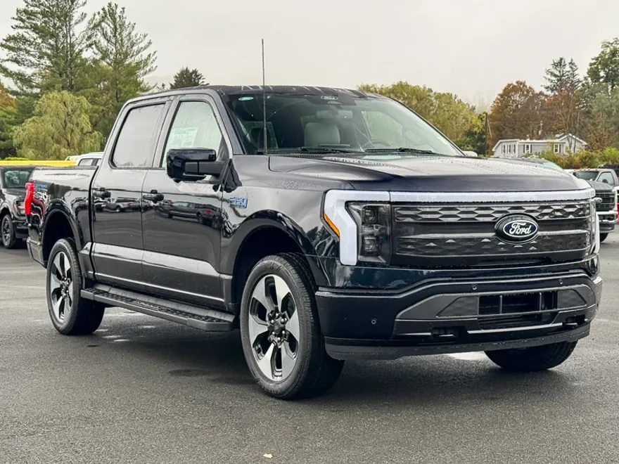 2025 Ford F-150 Lightning Platinum photo 1