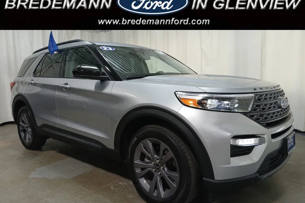 2023 Ford Explorer XLT photo 1