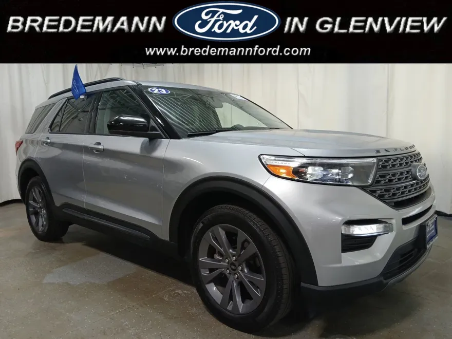 2023 Ford Explorer XLT photo 1