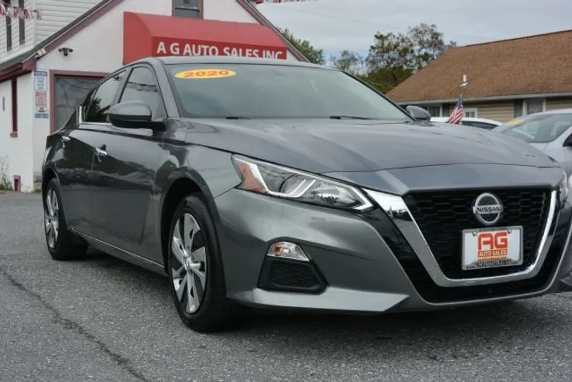 2020 Nissan Altima 2.5 photo 1
