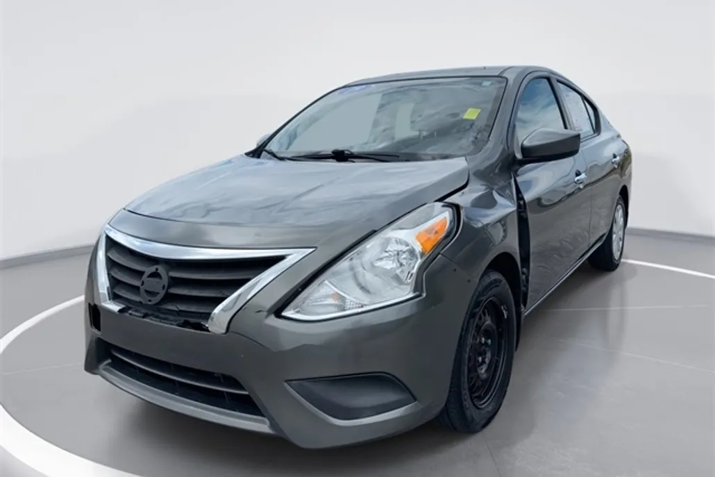 2019 Nissan Versa 1.6 SV photo 1