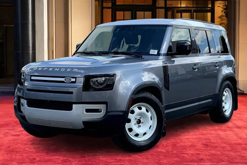 2024 Land Rover Defender S photo 1