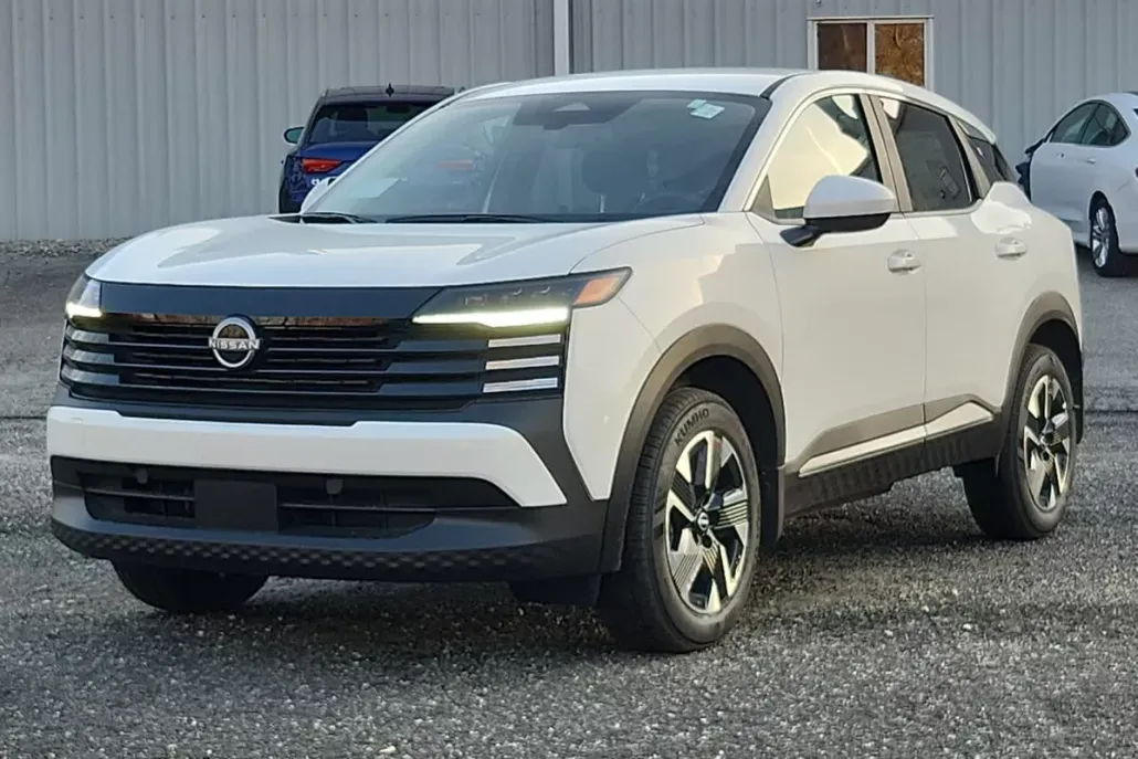 2025 Nissan Kicks SV photo 1