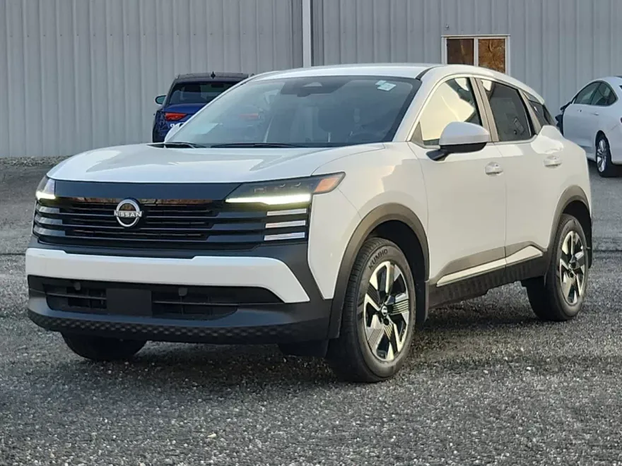 2025 Nissan Kicks SV photo 1