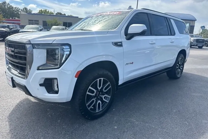 2021 Gmc Yukon XL AT4 photo 1