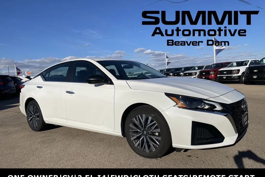 2024 Nissan Altima 2.5 SV photo 1