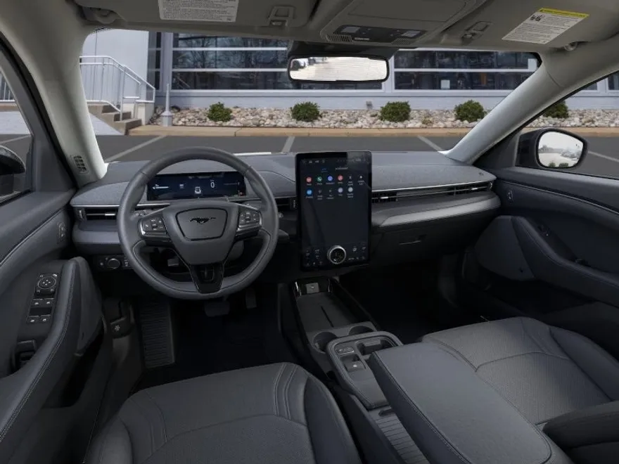 2025 Ford Mustang Mach-E Premium photo 1