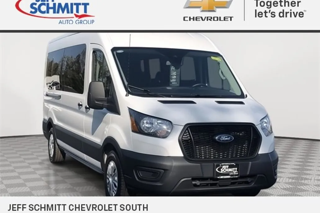 2023 Ford Transit Passenger XL photo 1