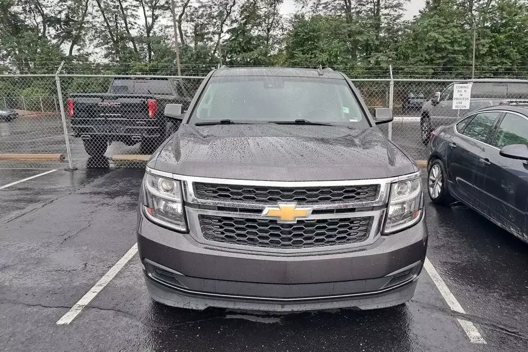 2017 Chevrolet Tahoe LT photo 1