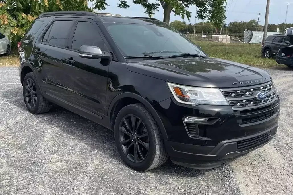 2019 Ford Explorer XLT photo 1
