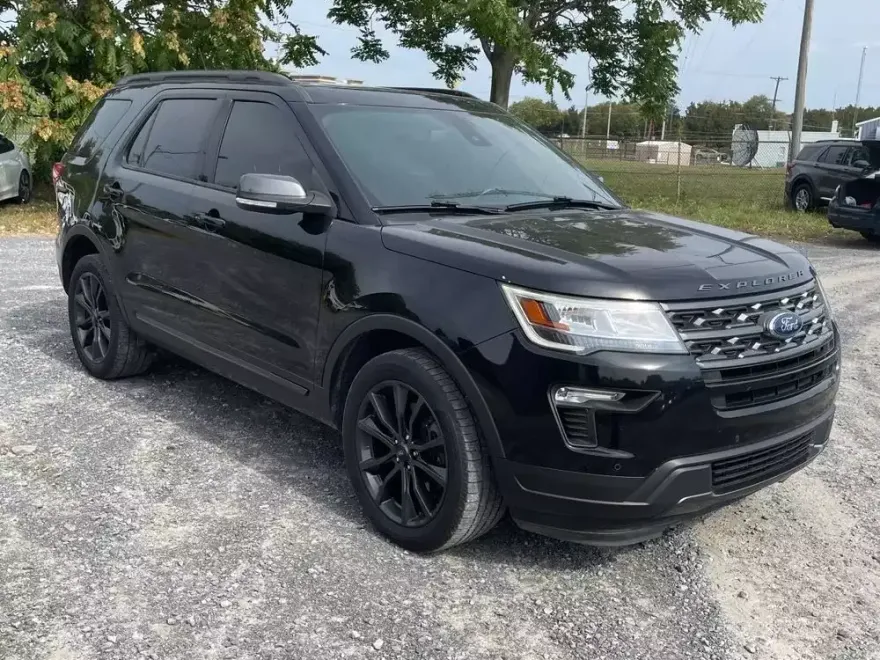2019 Ford Explorer XLT photo 1