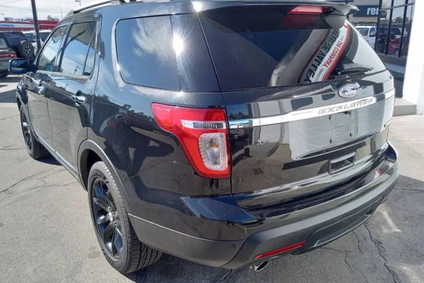 2013 Ford Explorer XLT photo 1