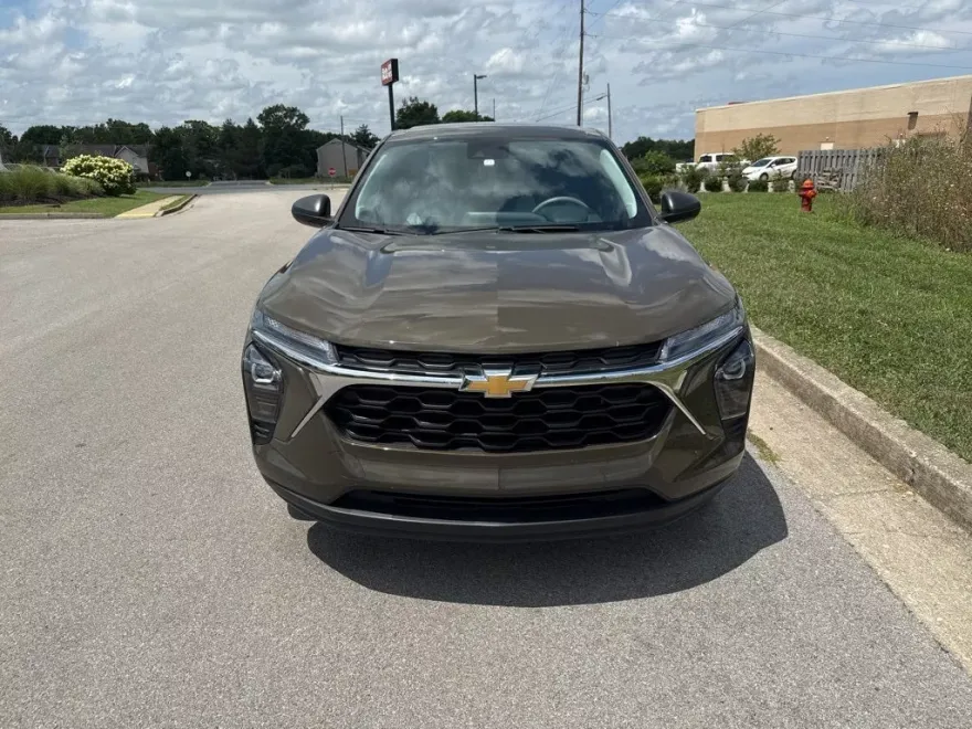 2024 Chevrolet Trax LS photo 1