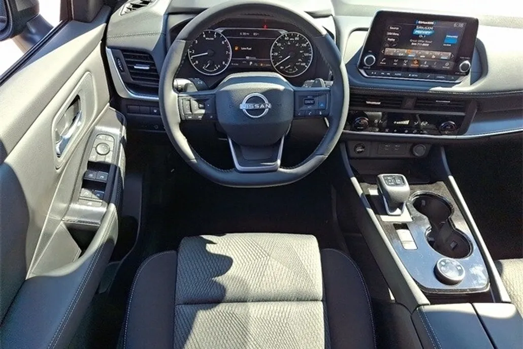 2026 Nissan Rogue SV photo 1
