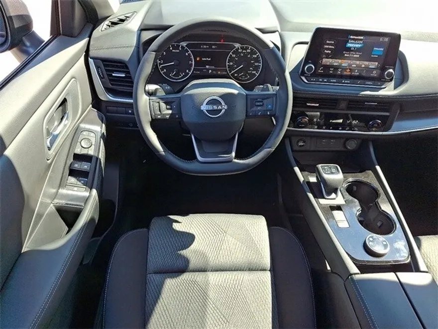 2026 Nissan Rogue SV photo 1
