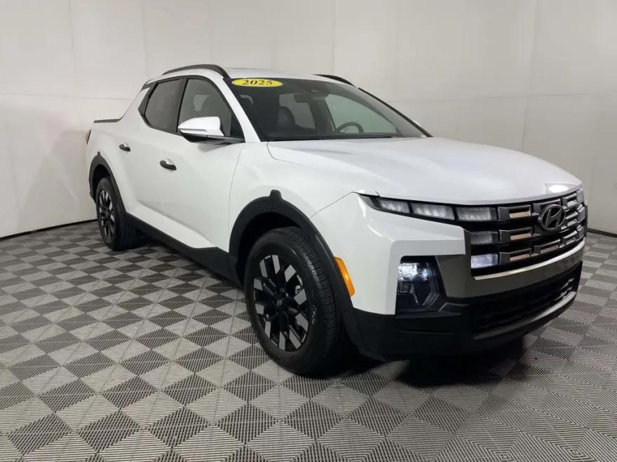 2025 Hyundai Santa Cruz SEL Activity photo 1