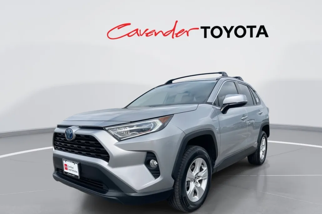 2020 Toyota RAV4 Hybrid XLE photo 1