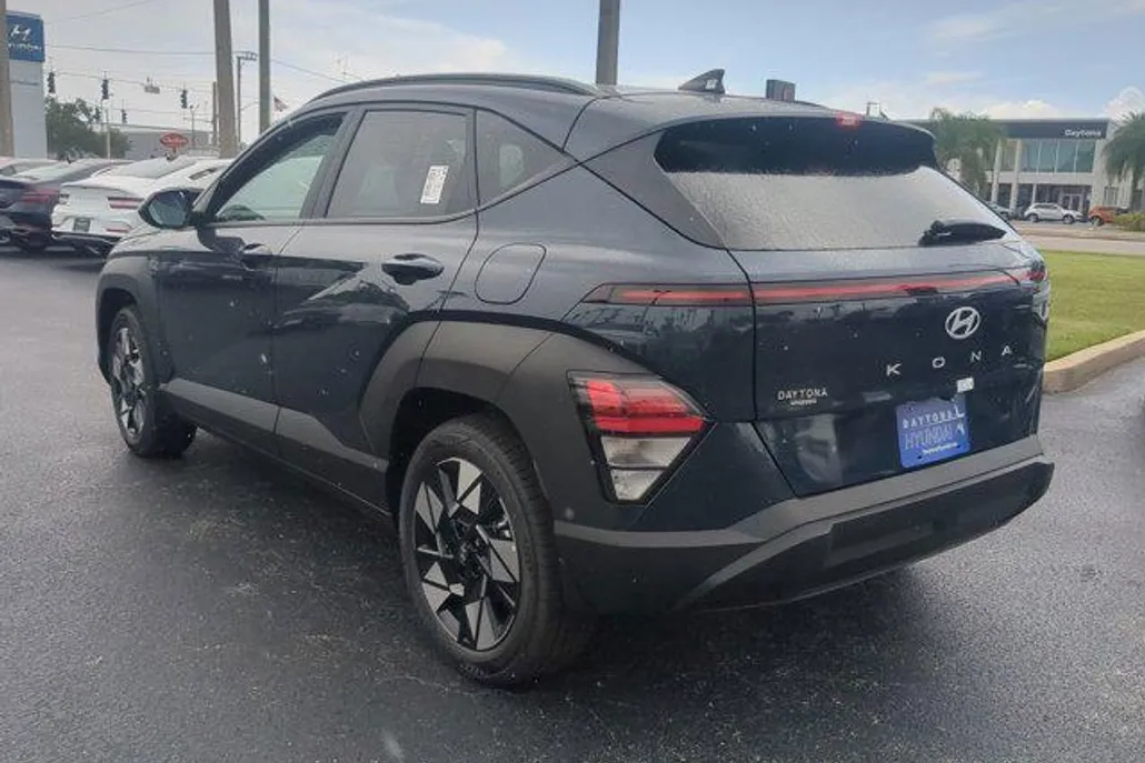 2025 Hyundai Kona SEL photo 1
