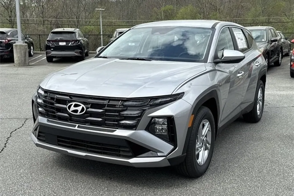 2025 Hyundai Tucson SE photo 1