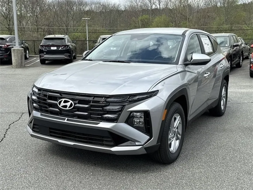 2025 Hyundai Tucson SE photo 1