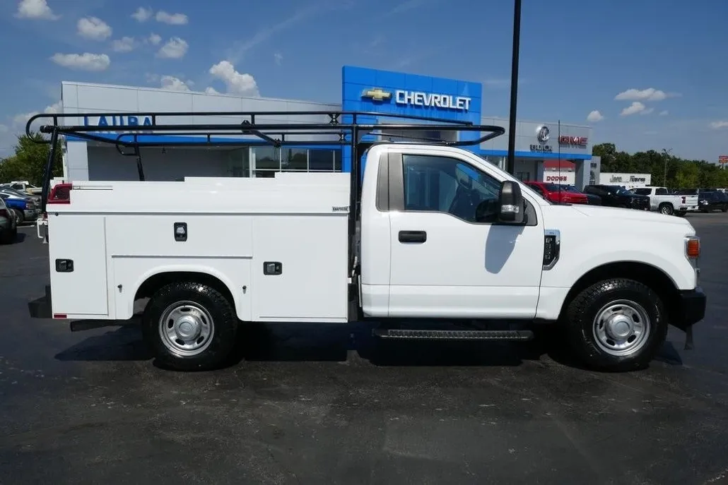 2022 Ford F-350 XL photo 1