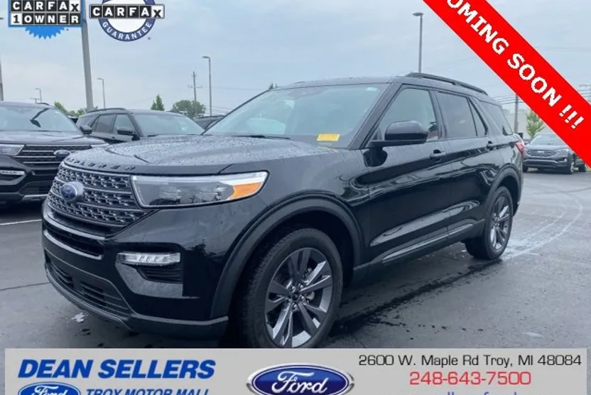 2023 Ford Explorer XLT photo 1