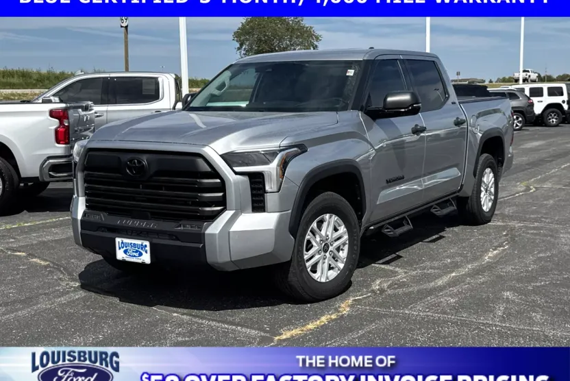 2022 Toyota Tundra CrewMax SR5 photo 1