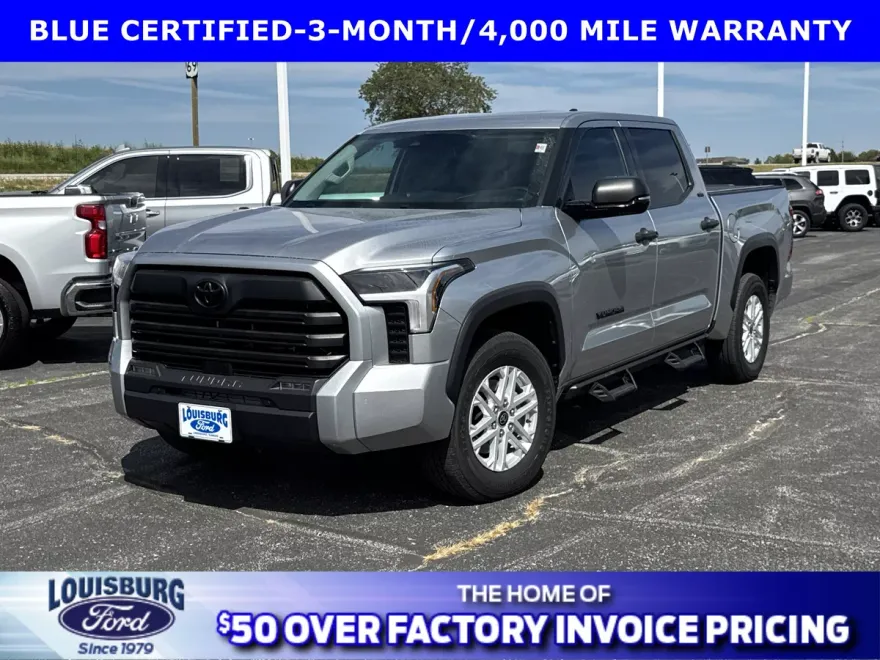 2022 Toyota Tundra CrewMax SR5 photo 1