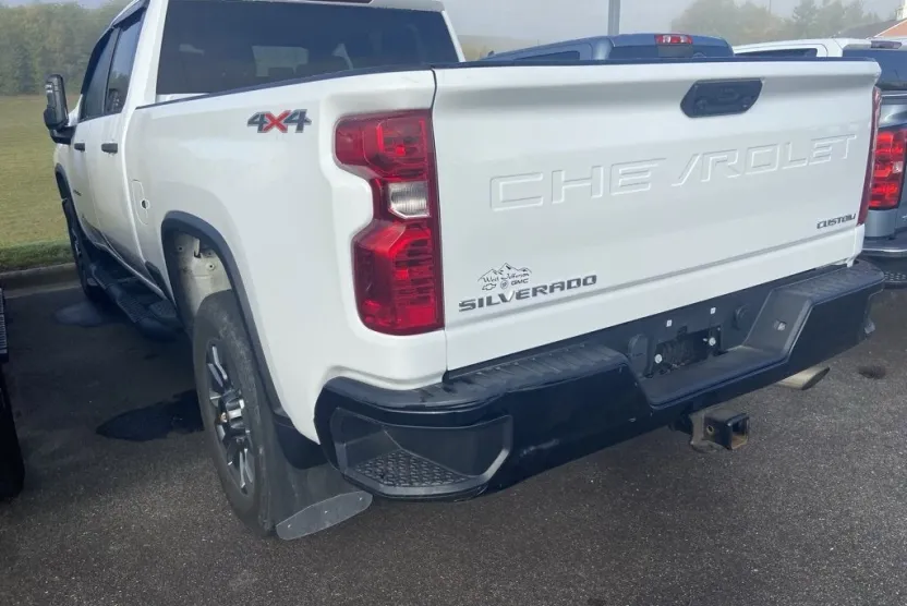 2023 Chevrolet Silverado 2500HD Custom photo 1