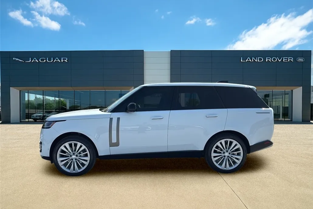 2025 Land Rover Range Rover SE photo 1