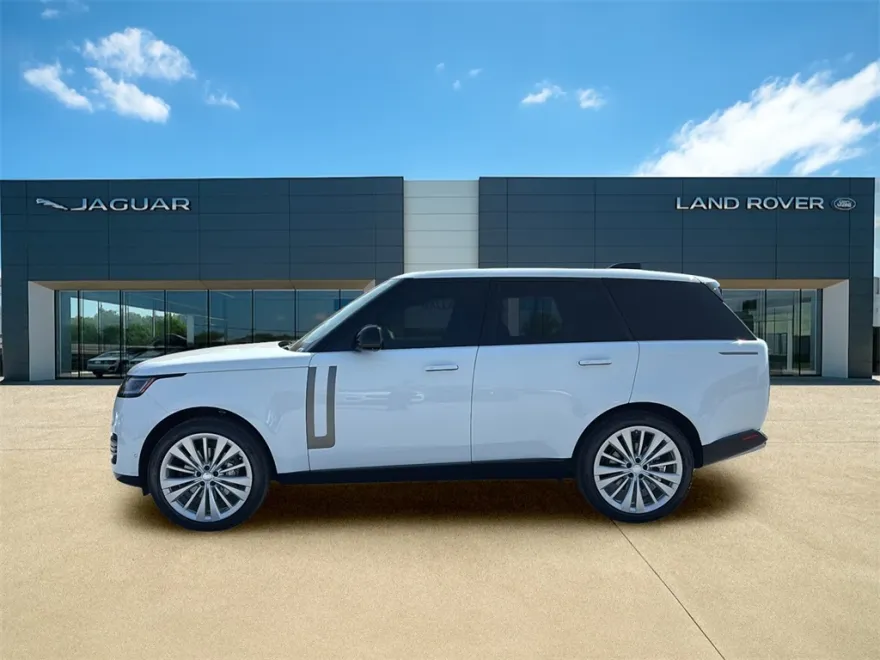 2025 Land Rover Range Rover SE photo 1