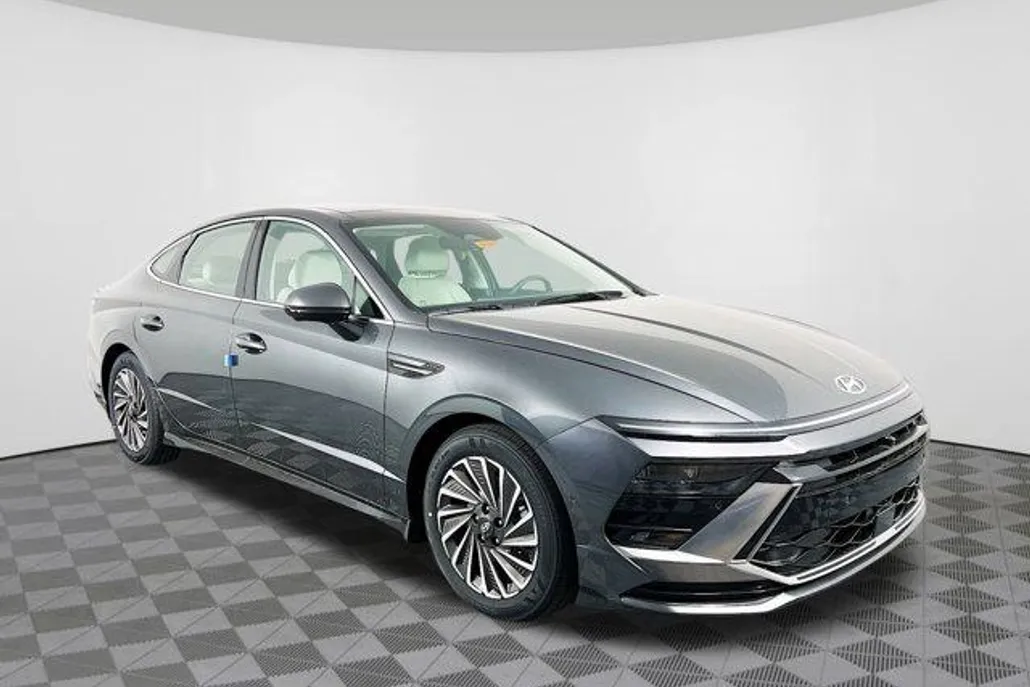 2025 Hyundai Sonata Hybrid Limited photo 1