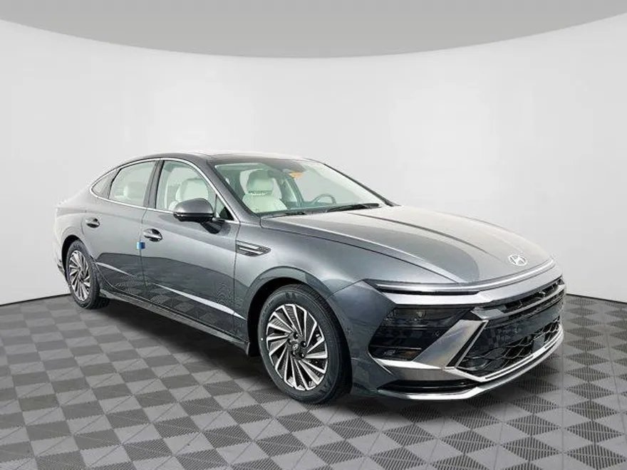 2025 Hyundai Sonata Hybrid Limited photo 1
