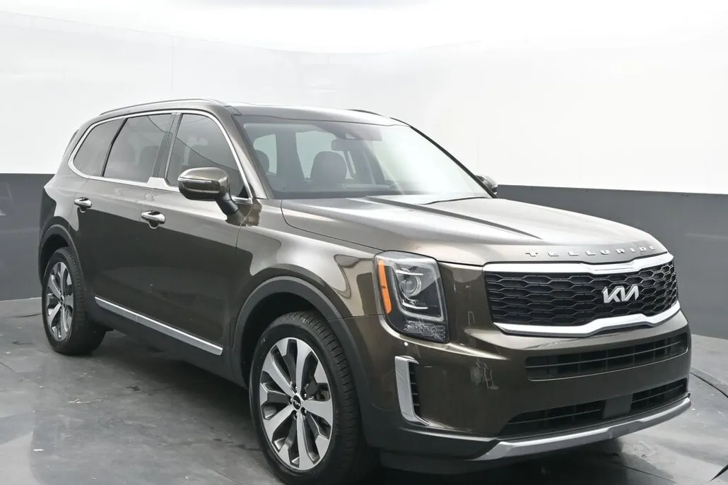 2022 Kia Telluride S photo 1