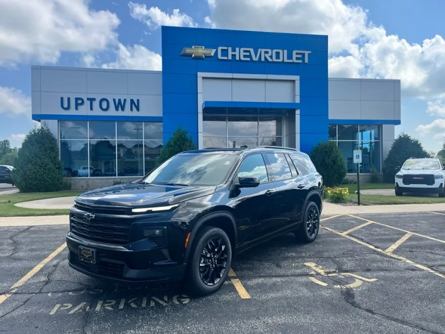 2025 Chevrolet Traverse photo 1