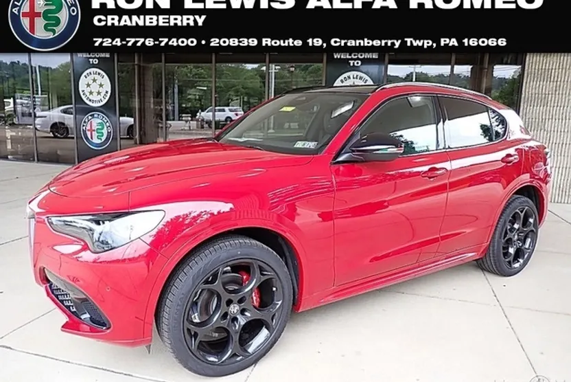2025 Alfa Romeo Stelvio Tributo Italiano photo 1