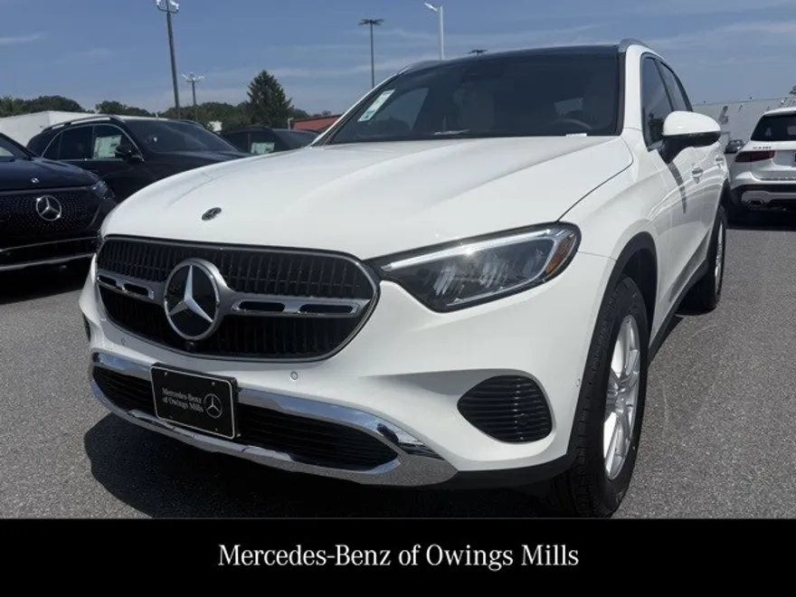 2025 Mercedes Benz GLC 300 4MATIC photo 1