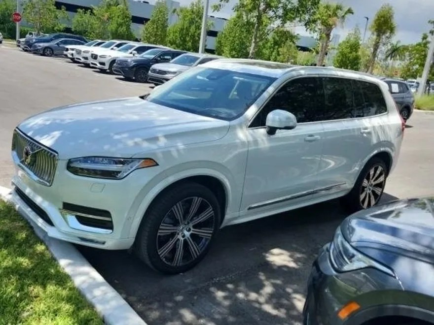2023 Volvo XC90 Ultimate photo 1