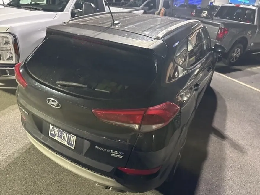2017 Hyundai Tucson Sport photo 1