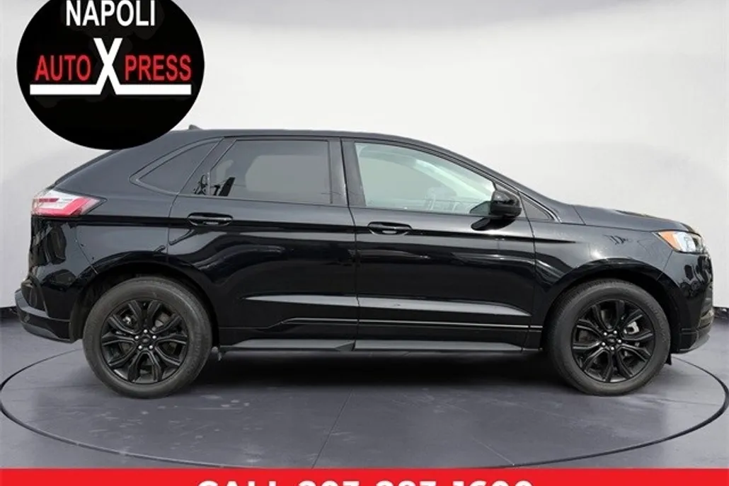 2022 Ford Edge SE photo 1